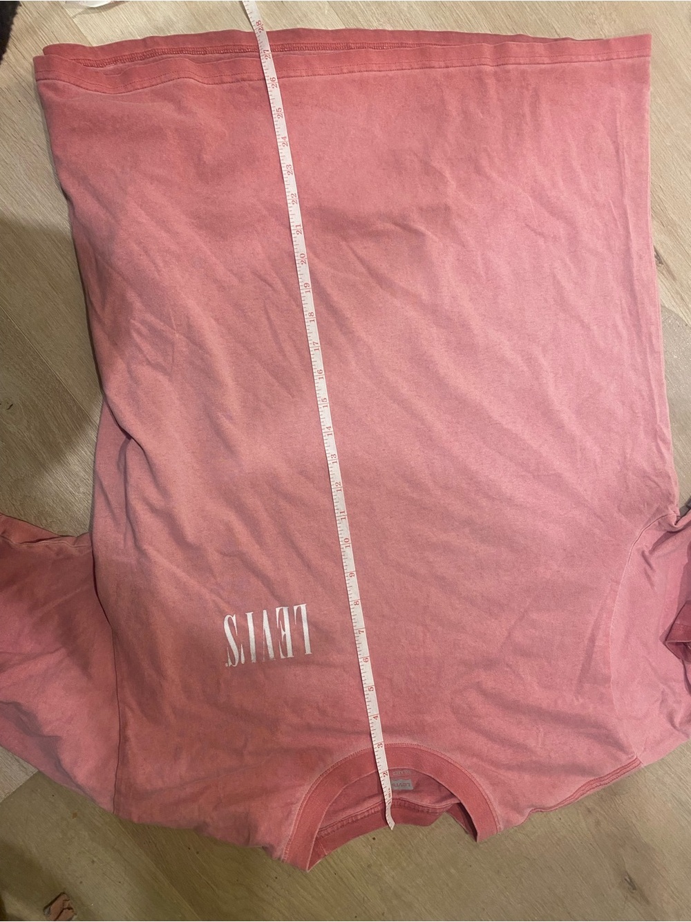 Levi's Men's Short Sleeve Crewneck Tee in Dusty Rose - Picture 6 of 7